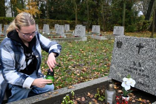 2025-11-04-wolontariat-cmentarz-rakowicki-1