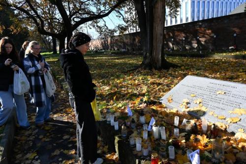 2025-11-04-wolontariat-cmentarz-rakowicki-4