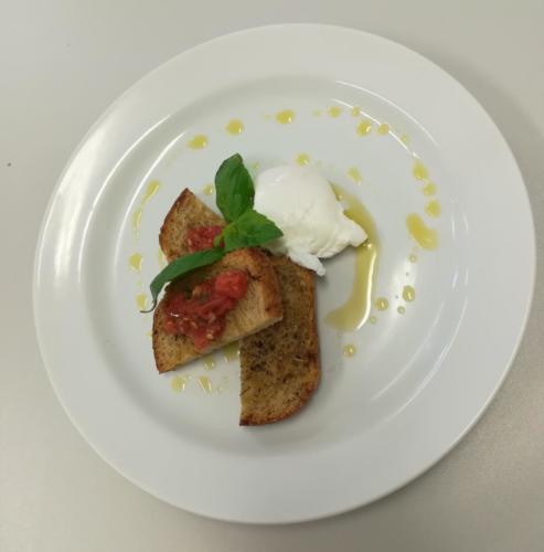 2024-10-02-kucharze-1TA-bruschetta-z-pomidorami-1