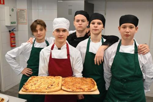 14-kucharze-1TA-pizza