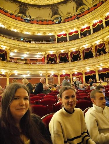 2025-02-28-wycieczka-teatr-slowackiego-2