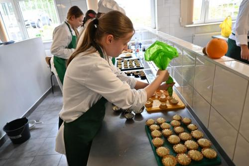 10-cukiernicy-1TB-babeczki-kruche-z-kremem-patissiere