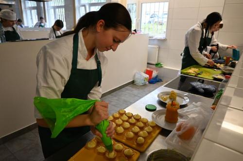 11-cukiernicy-1TB-babeczki-kruche-z-kremem-patissiere