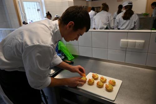 12-cukiernicy-1TB-babeczki-kruche-z-kremem-patissiere