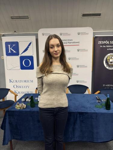 okragly-stol-uczniowski-2025-2