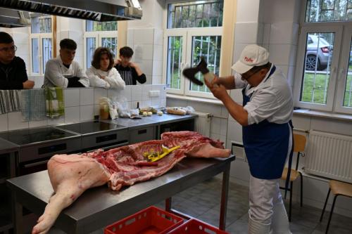 2025-10-17-3TB-warsztaty-rozbioru-poltuszy-wieprzowej-2