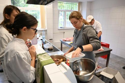 2025-10-17-3TB-warsztaty-rozbioru-poltuszy-wieprzowej-20