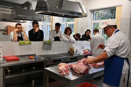 2025-10-17-3TB-warsztaty-rozbioru-poltuszy-wieprzowej-5