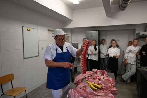 2025-10-17-3TB-warsztaty-rozbioru-poltuszy-wieprzowej-6